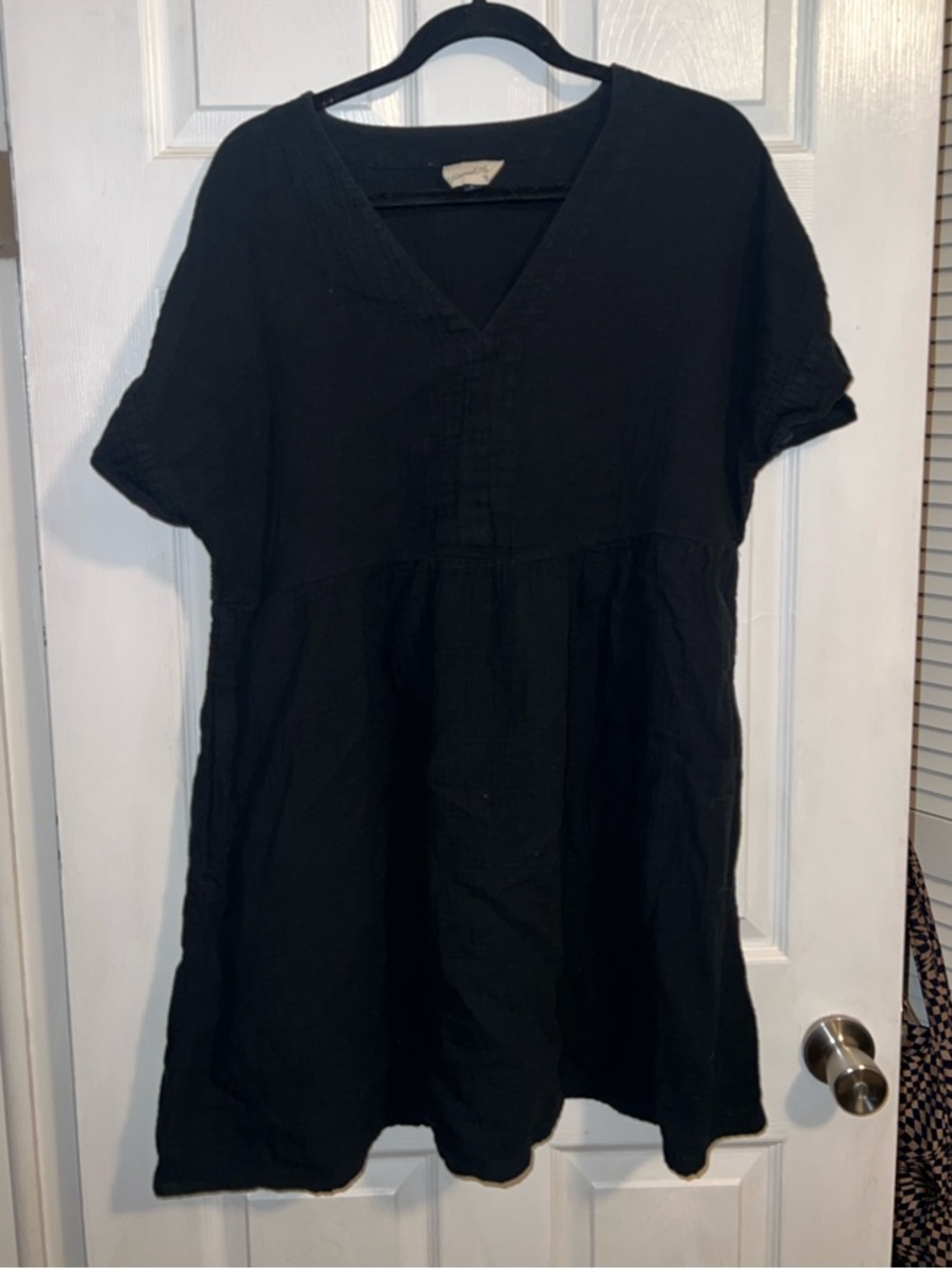 Universal Thread Black V-Neck Dress
